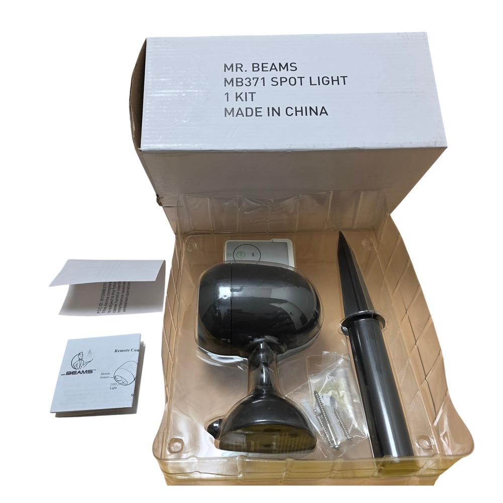Mr Beams MB371 Spotlight Kit with Remote Control White Open Box Like New‎